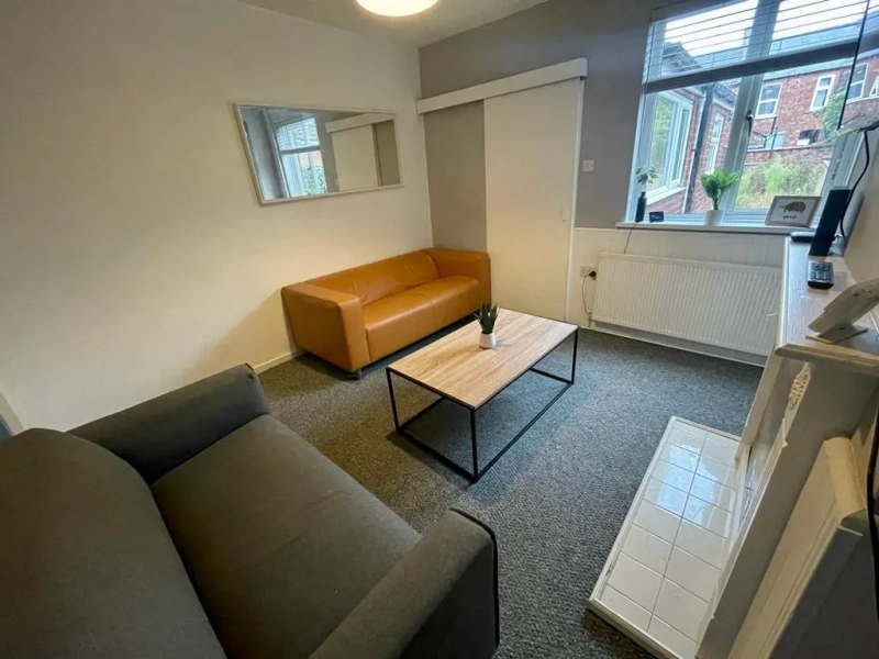 3 BEDROOM – STUDENT HOUSE – All Inclusive Bill - Thumbnail 8